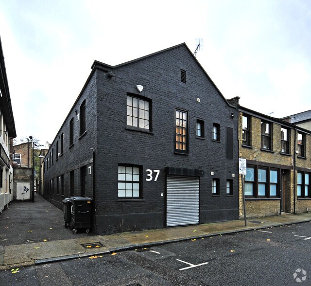 37 Coate St, London for sale - Building Photo - Image 1 of 1