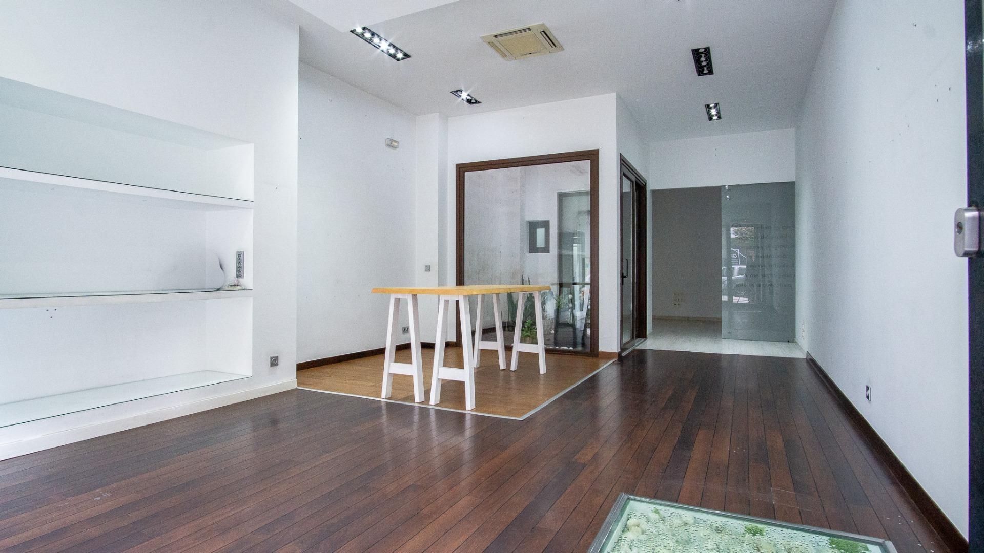 Retail in Elda, Alicante to rent Interior Photo- Image 1 of 10
