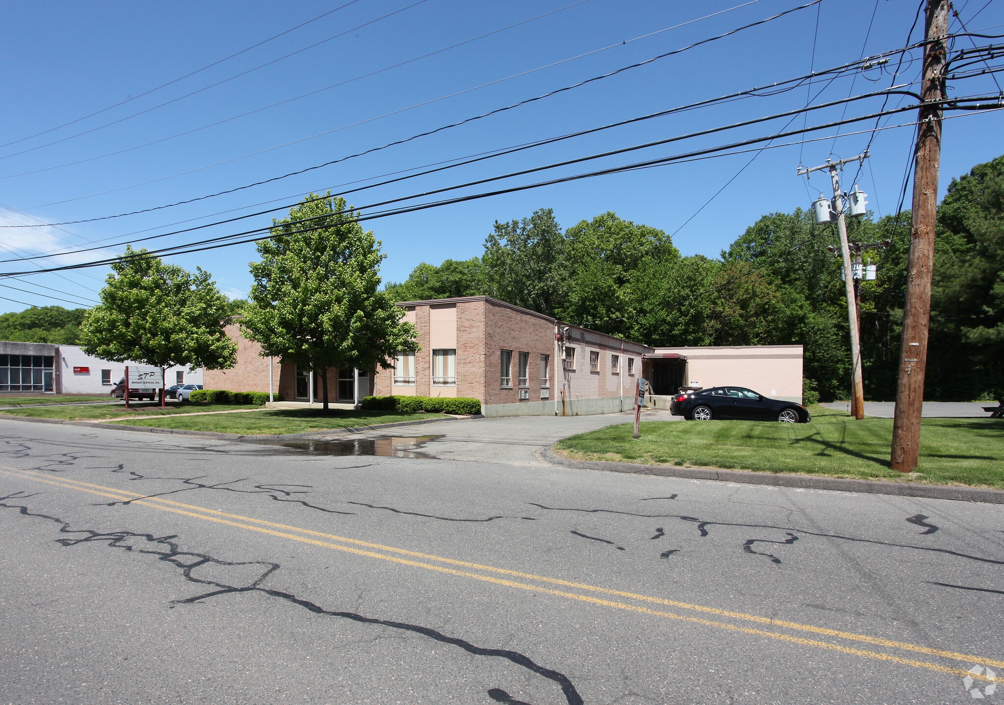 110-112 Prestige Park Rd, East Hartford, CT to rent Building Photo- Image 1 of 5
