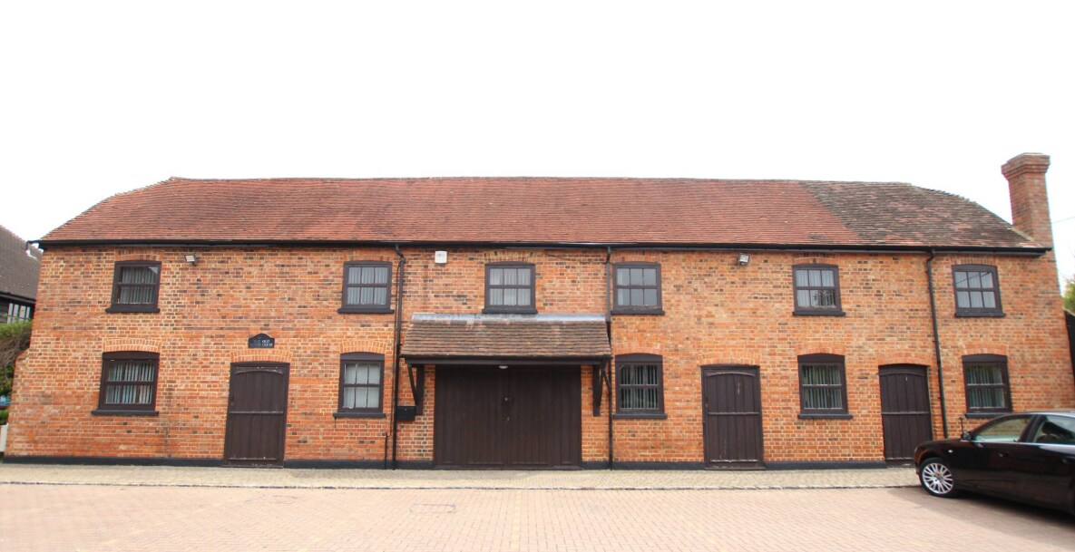 Grange Rd, Tongham to rent Primary Photo- Image 1 of 5