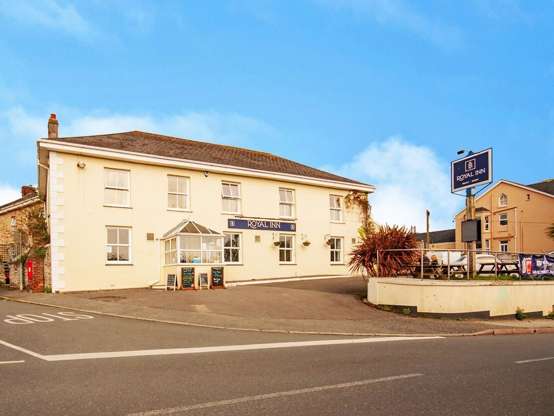 66 Eastcliffe Rd, Par for sale Building Photo- Image 1 of 1