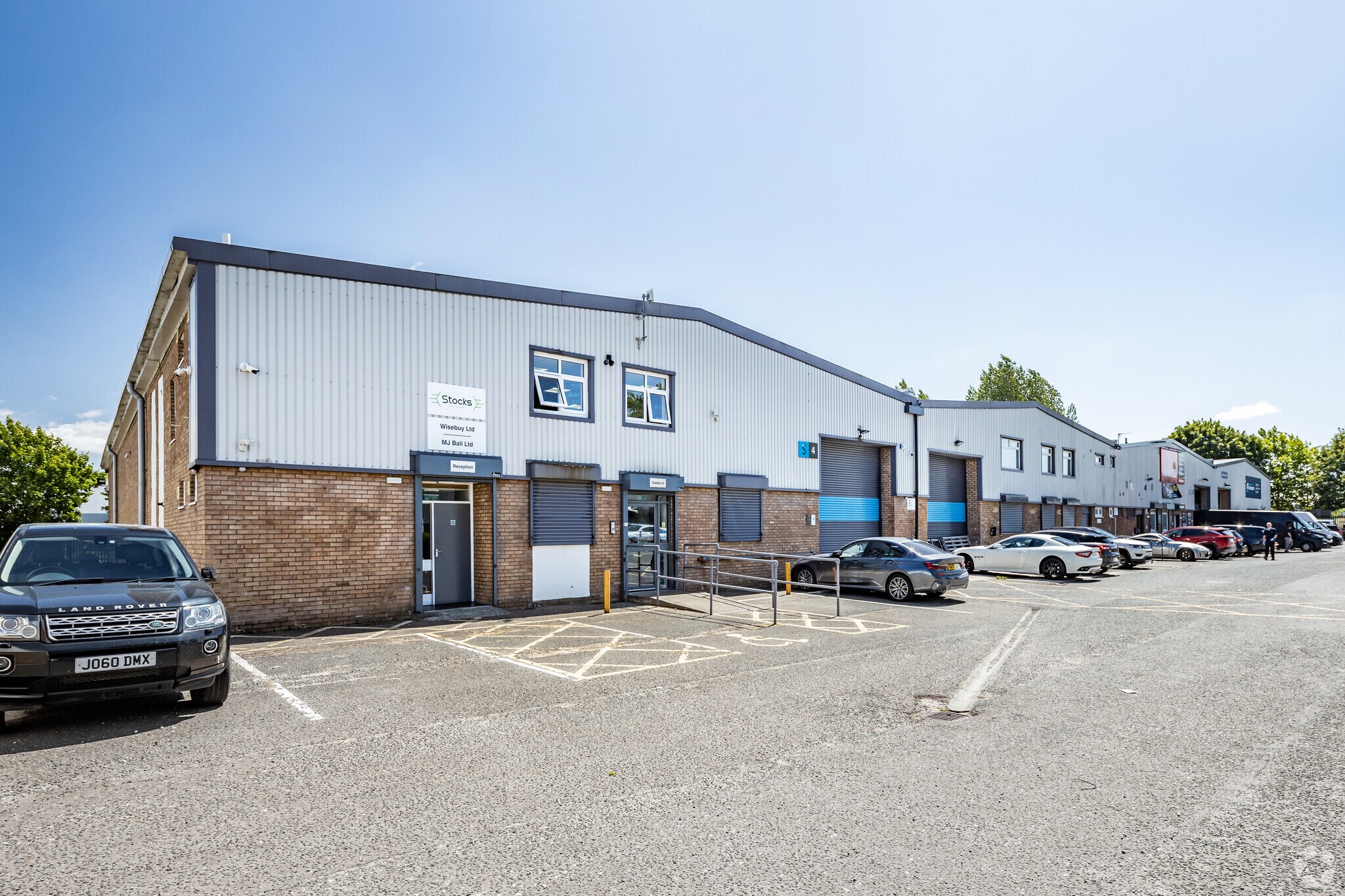 Caledonia Way, Manchester to rent Primary Photo- Image 1 of 12