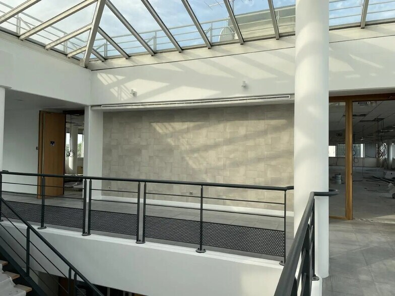 Office in Argenteuil to rent - Interior Photo - Image 3 of 26