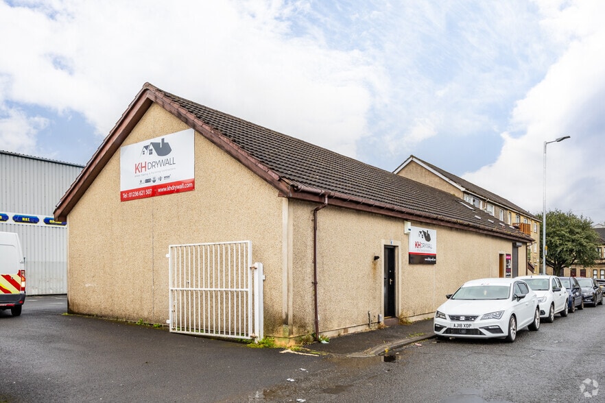 16 Southburn Rd, Airdrie to rent - Building Photo - Image 2 of 2