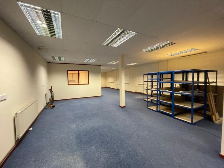 High St, Stoke On Trent to rent - Building Photo - Image 2 of 5