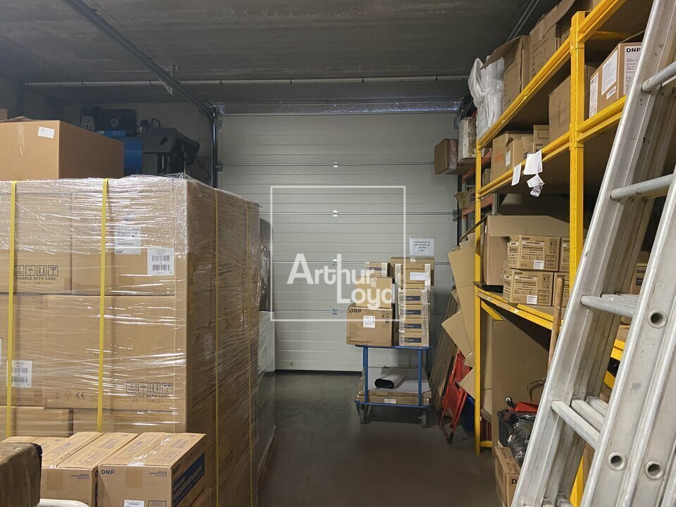 Light Industrial in Lieusaint for sale Interior Photo- Image 1 of 5