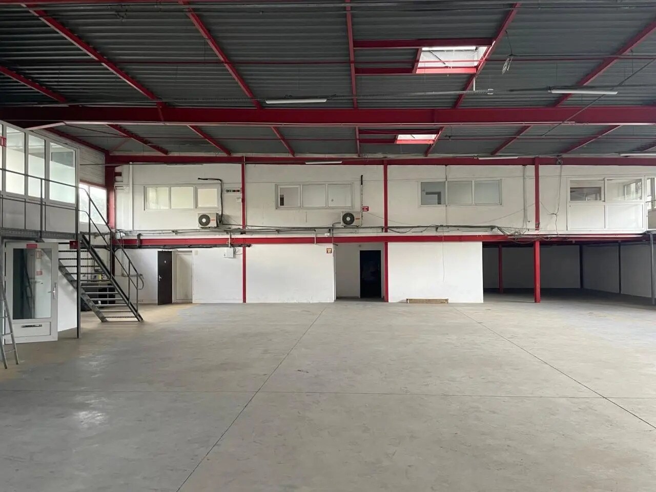 Light Industrial in Aulnay-sous-Bois to rent Building Photo- Image 1 of 7