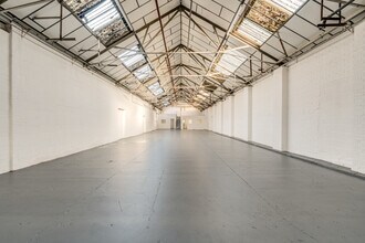 26b-28 Terminus Rd, Chichester to rent Interior Photo- Image 1 of 5