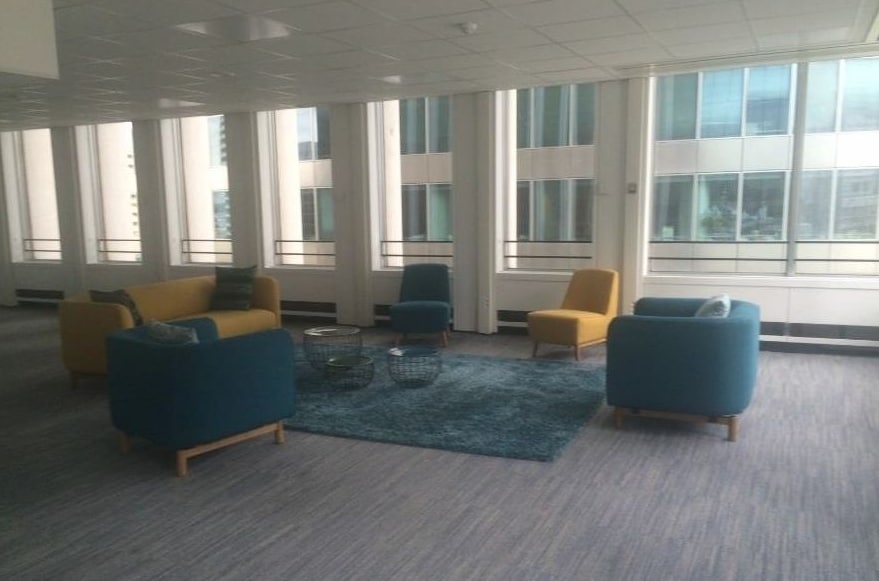 1 Place De La Pyramide, Puteaux to rent - Interior Photo - Image 2 of 16