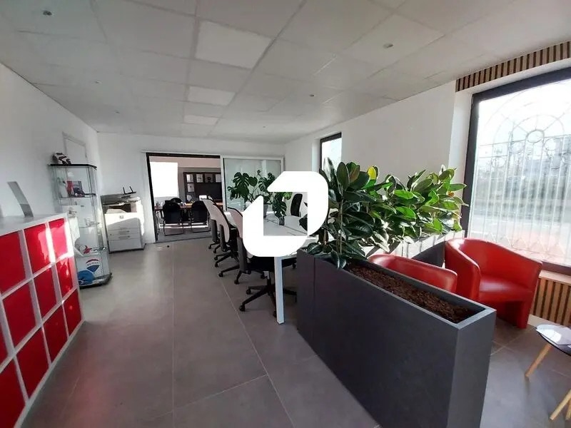 Location Commerce 107 m² - Photo 1