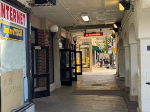 1124 W Thorndale Ave, Chicago, IL to rent Building Photo- Image 1 of 5