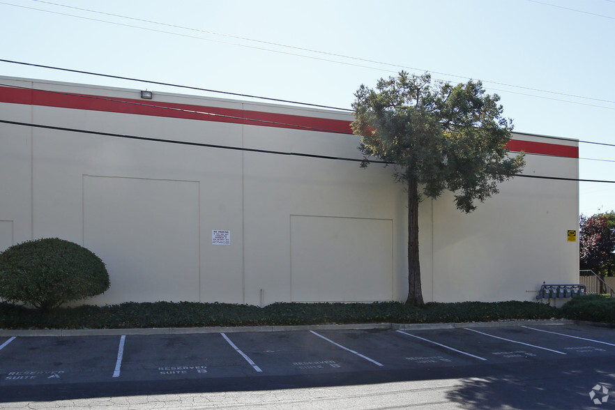 930 Detroit Ave, Concord, CA for rent - Building Photo - Image 3 of 16