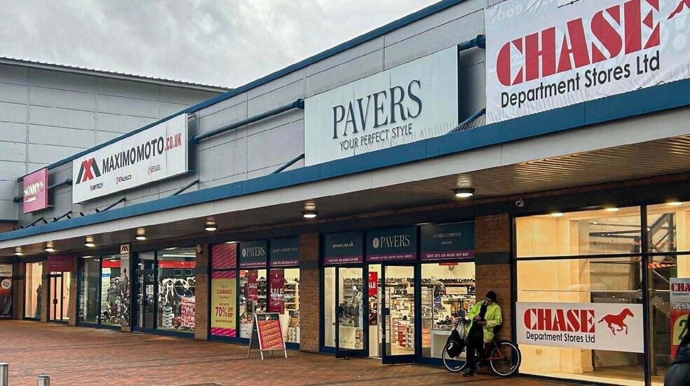 Astle Retail Park, West Bromwich to rent - Building Photo - Image 2 of 16