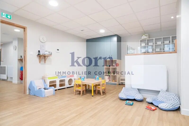 Office in Levallois-Perret to rent - Building Photo - Image 3 of 9