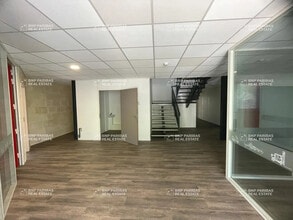 Light Industrial in Toulouse for sale Interior Photo- Image 1 of 15