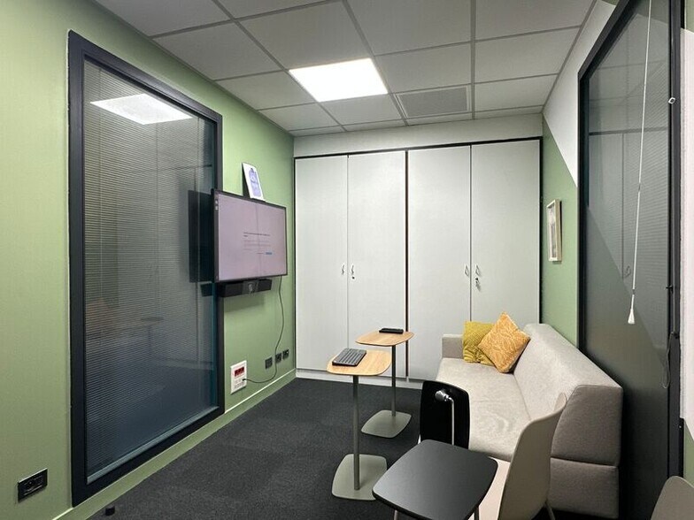 Office in Lyon to rent - Interior Photo - Image 3 of 7