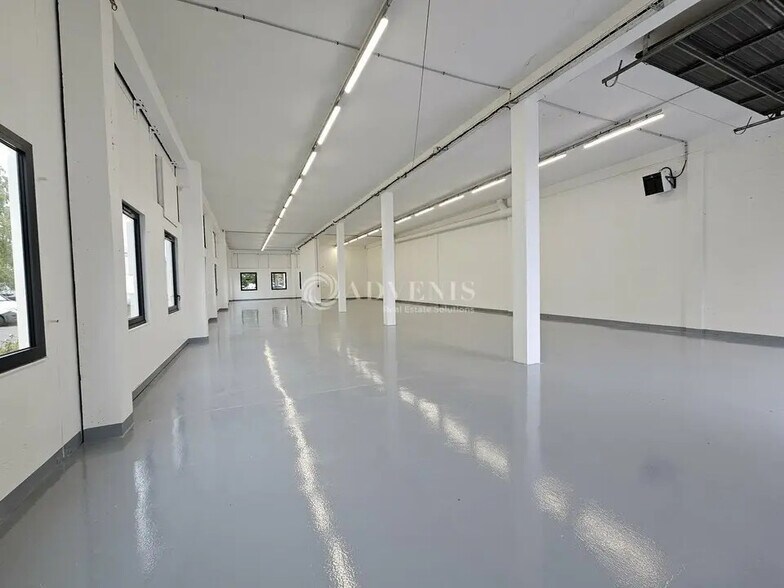 Light Industrial in Gennevilliers to rent - Building Photo - Image 3 of 5