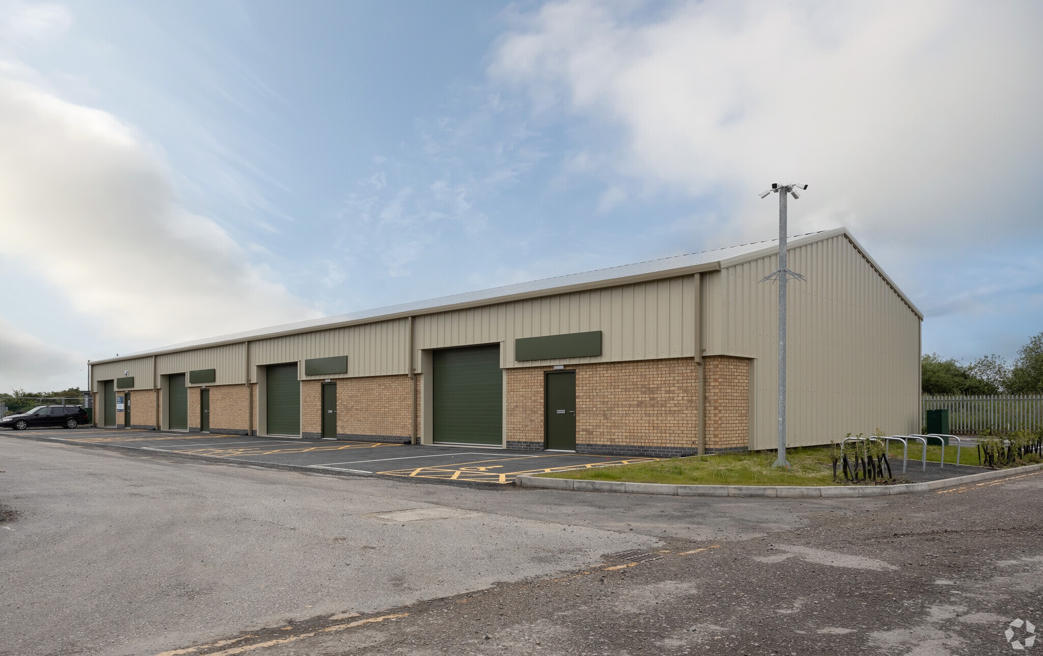 8 Skellingthorpe Rd, Saxilby to rent Primary Photo- Image 1 of 6