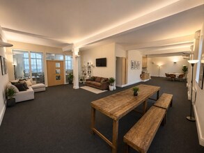 32-39 Warple Way, London to rent Interior Photo- Image 2 of 4