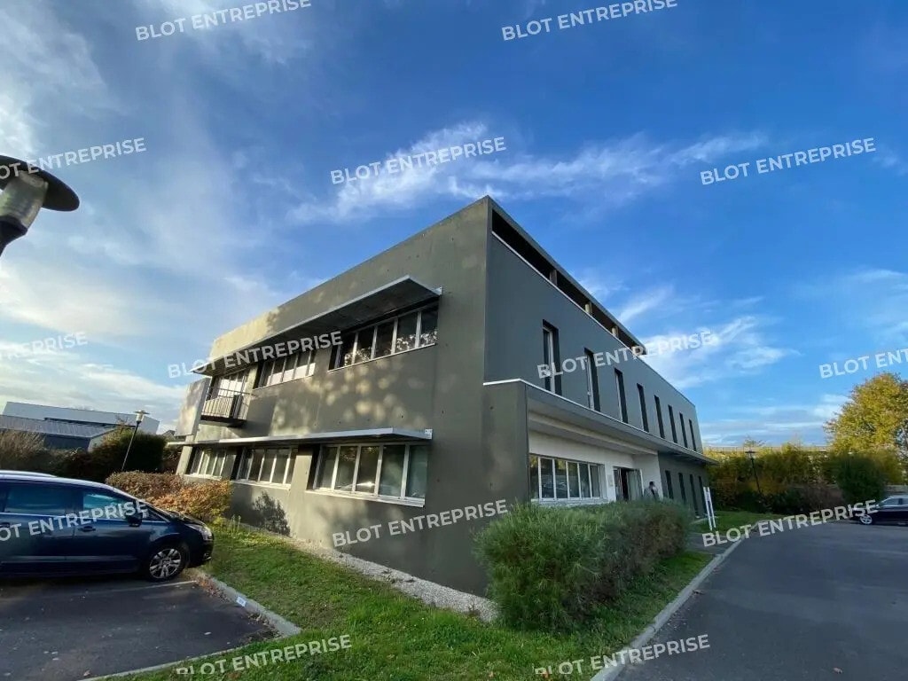 Location Bureaux 134 m² - Photo 1