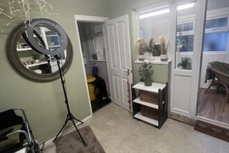 9 Whipton Village Rd, Exeter to rent Interior Photo- Image 2 of 2