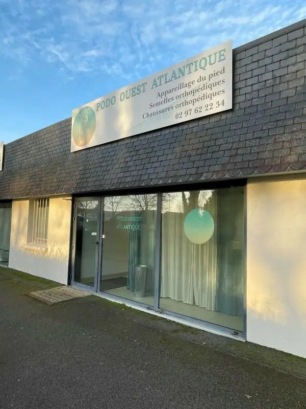 Location Bureaux 144 m² - Photo 1