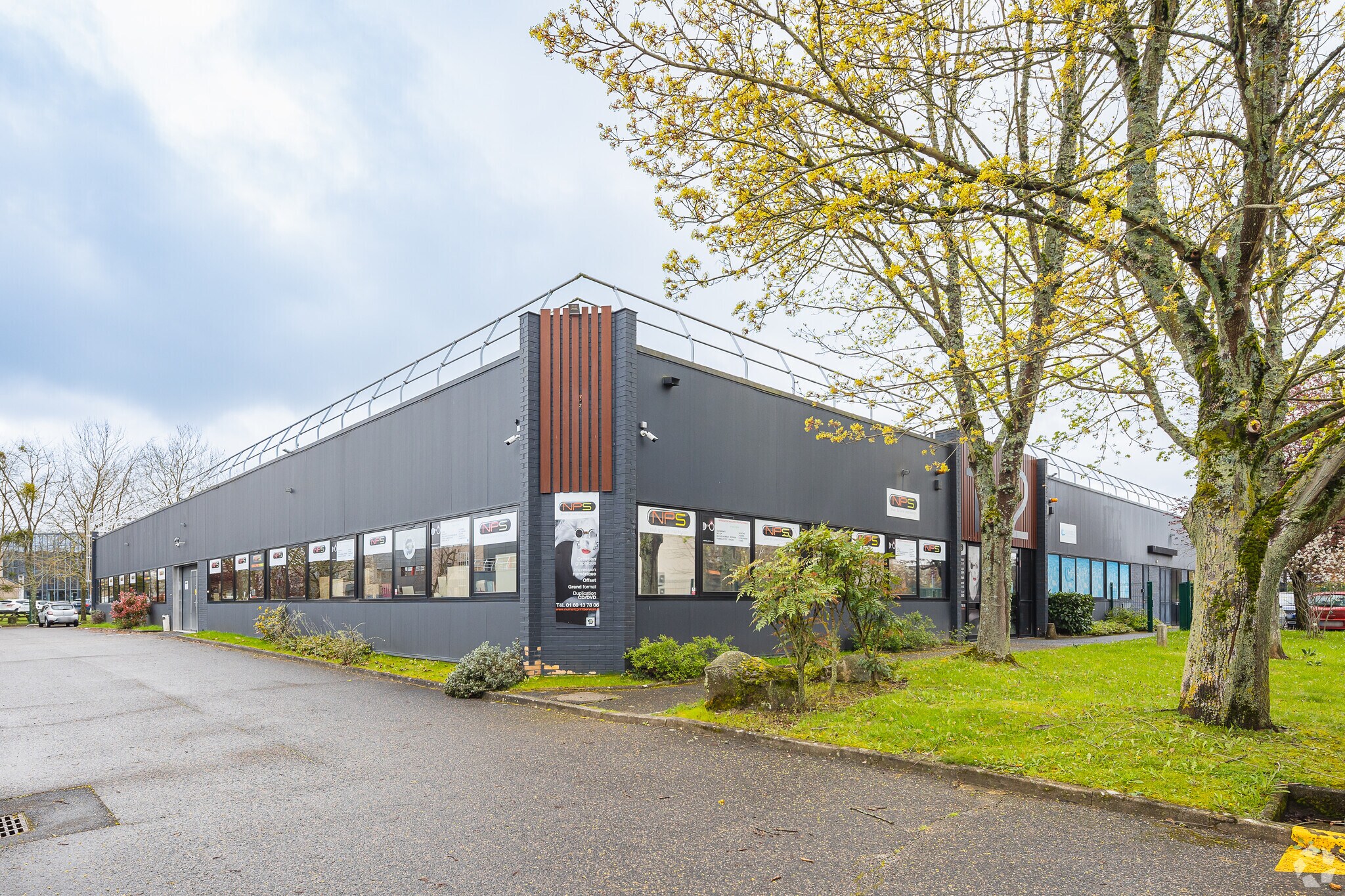 4 Avenue De Norvège, Villebon-sur-Yvette to rent Primary Photo- Image 1 of 8