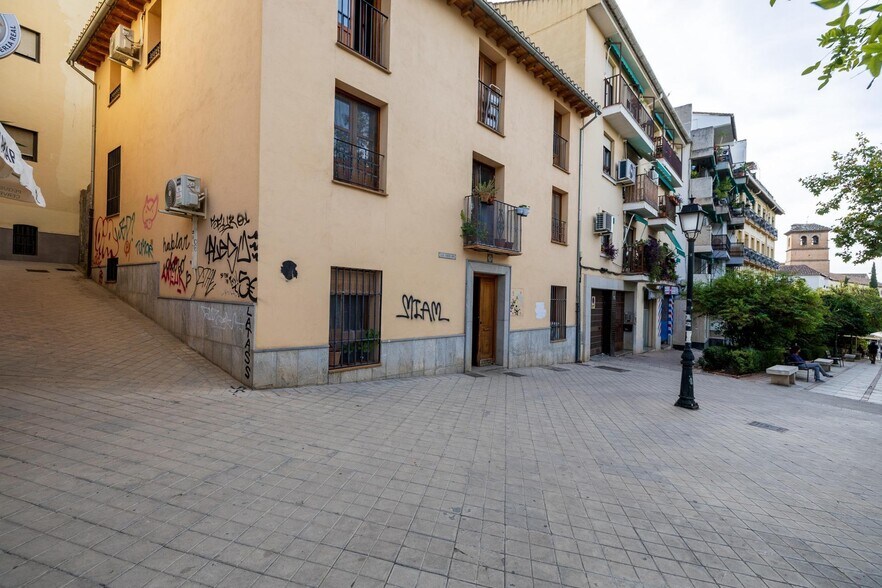 Calle Acera de San Ildefonso, 34, Granada, Granada for sale - Building Photo - Image 3 of 15