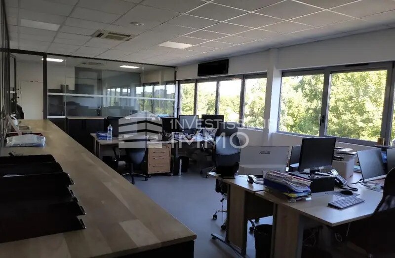 Office in Stains for sale Interior Photo- Image 1 of 13