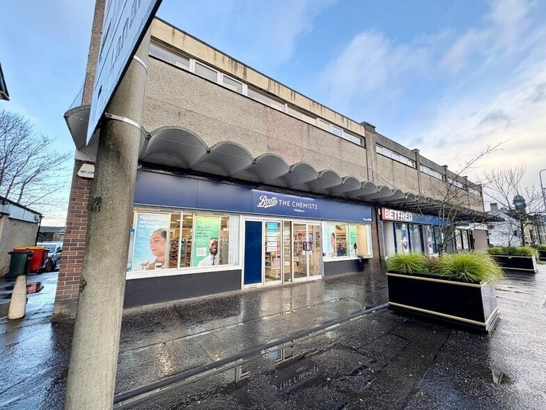 4-12 West Main Street portfolio of 2 properties for sale on LoopNet.co.uk - Building Photo - Image 1 of 11