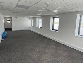 27 Cobham Rd, Wimborne to rent Interior Photo- Image 2 of 3