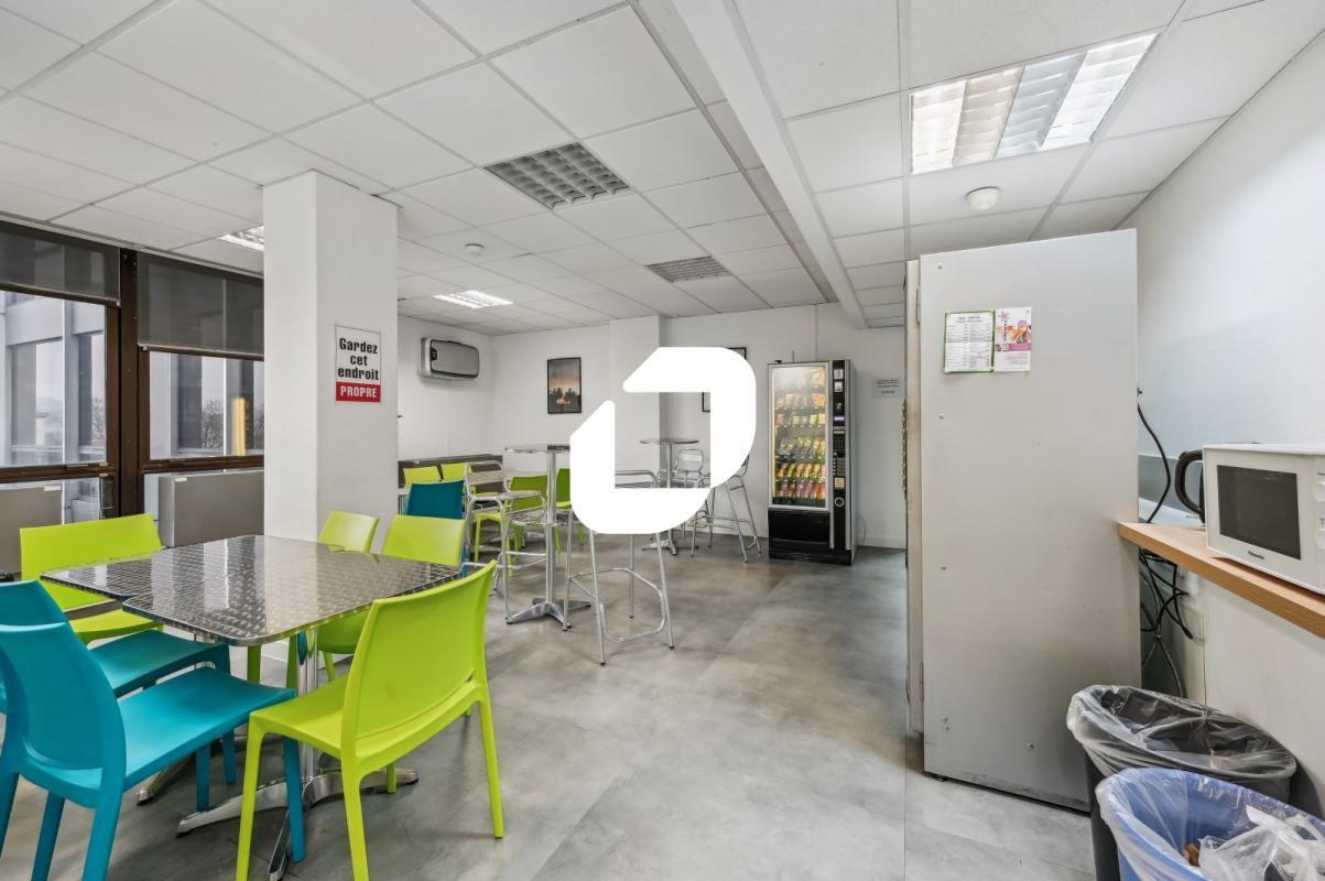 Office in Saint-Cloud to rent Interior Photo- Image 1 of 15