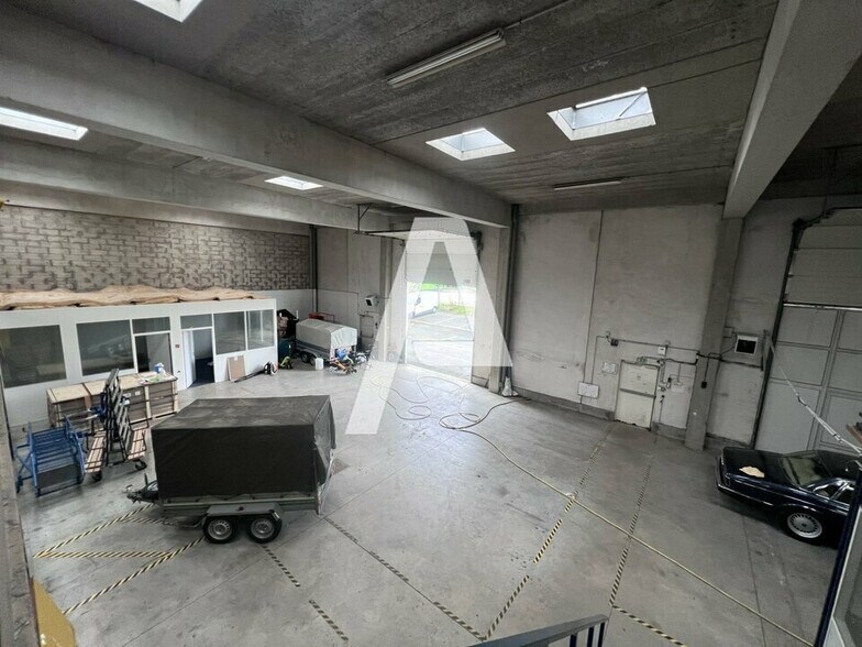 15 Route De Fontainebleau, Vitry-sur-Seine to rent - Building Photo - Image 2 of 5