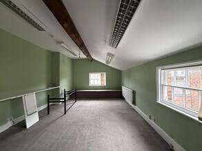 8 Camden Pl, Preston to rent Interior Photo- Image 2 of 8