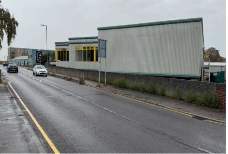 Radford Way, Billericay to rent - Building Photo - Image 2 of 2