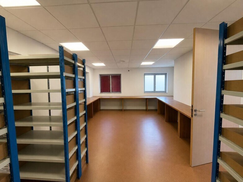 Office in Chessy for sale - Interior Photo - Image 3 of 3