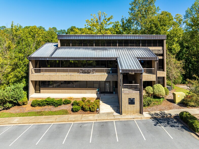 3066 Mercer University Dr, Chamblee, GA for rent - Building Photo - Image 1 of 10