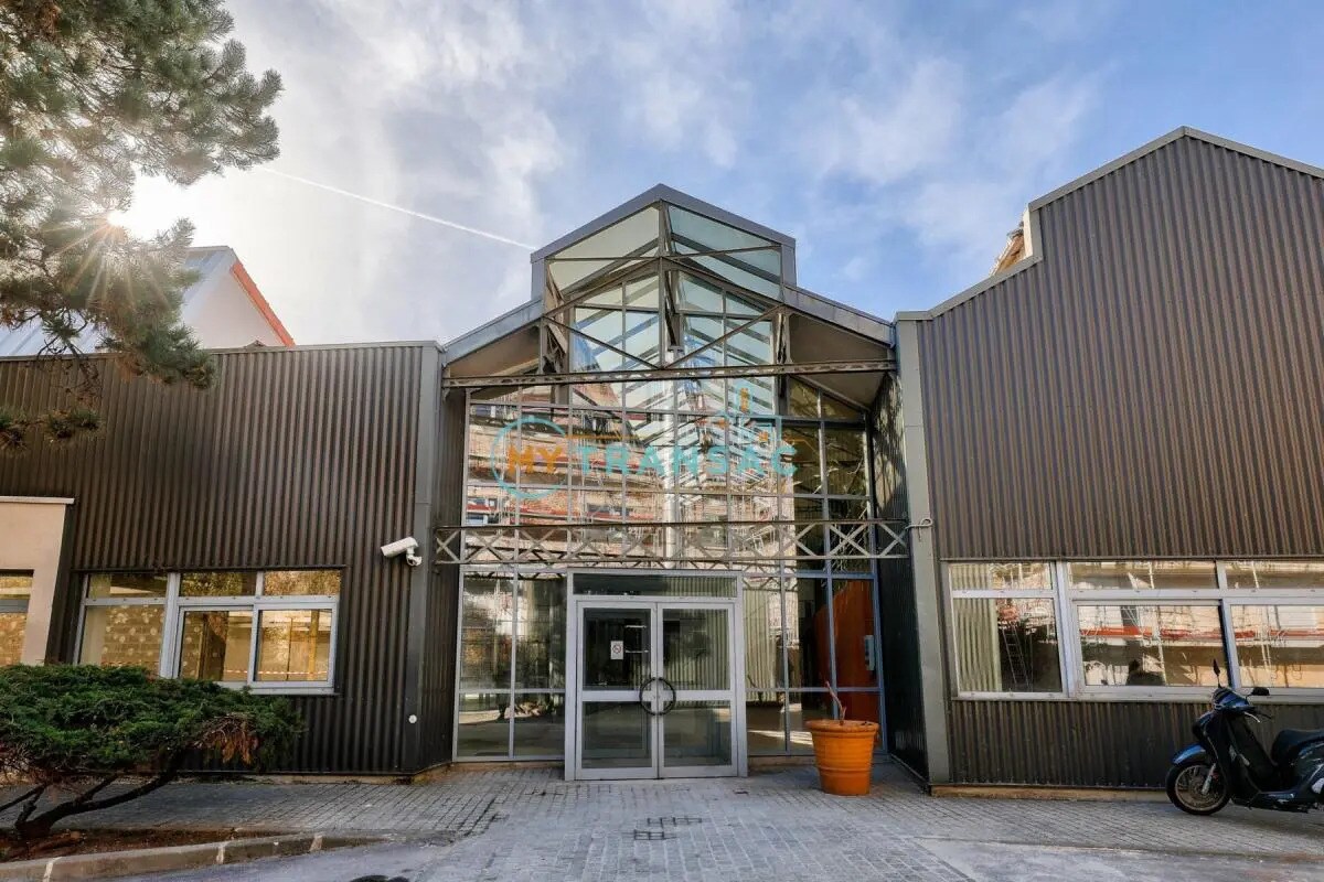 Light Industrial in Malakoff to rent Building Photo- Image 1 of 21