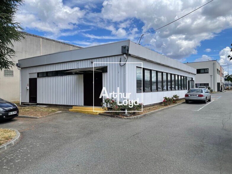 12 Avenue Clément Ader, Colomiers to rent - Building Photo - Image 2 of 12
