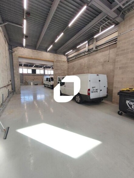 Light Industrial in Bry-sur-Marne to rent - Interior Photo - Image 3 of 8