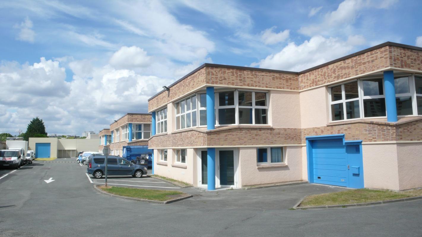 Light Industrial in Ivry-sur-Seine to rent Building Photo- Image 1 of 5