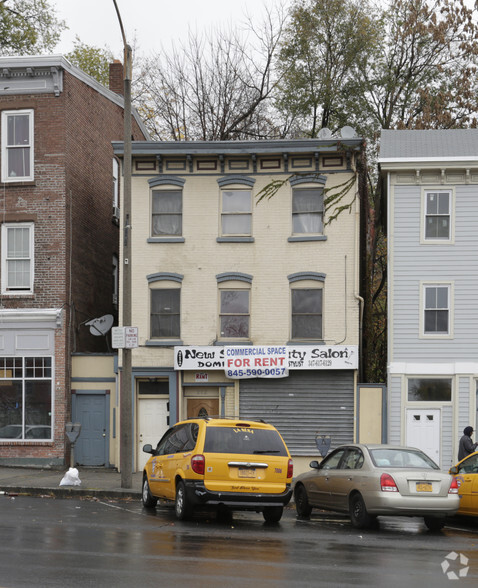 212 Broadway, Newburgh, NY for rent - Primary Photo - Image 1 of 2