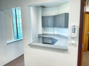 3703 Doty Rd, Woodstock, IL to rent Interior Photo- Image 2 of 4