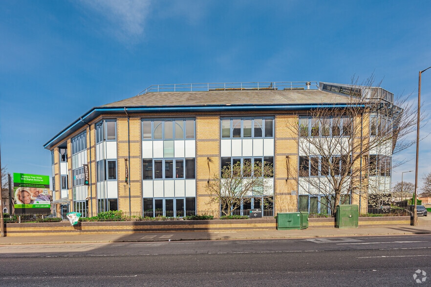 600 Gorgie Rd, Edinburgh to rent - Building Photo - Image 2 of 2