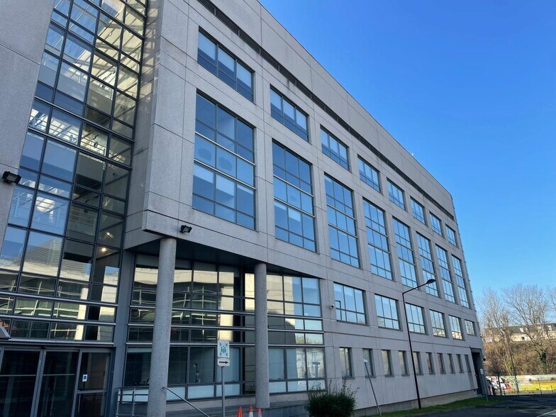 Office in Champigny-sur-Marne to rent - Building Photo - Image 3 of 11