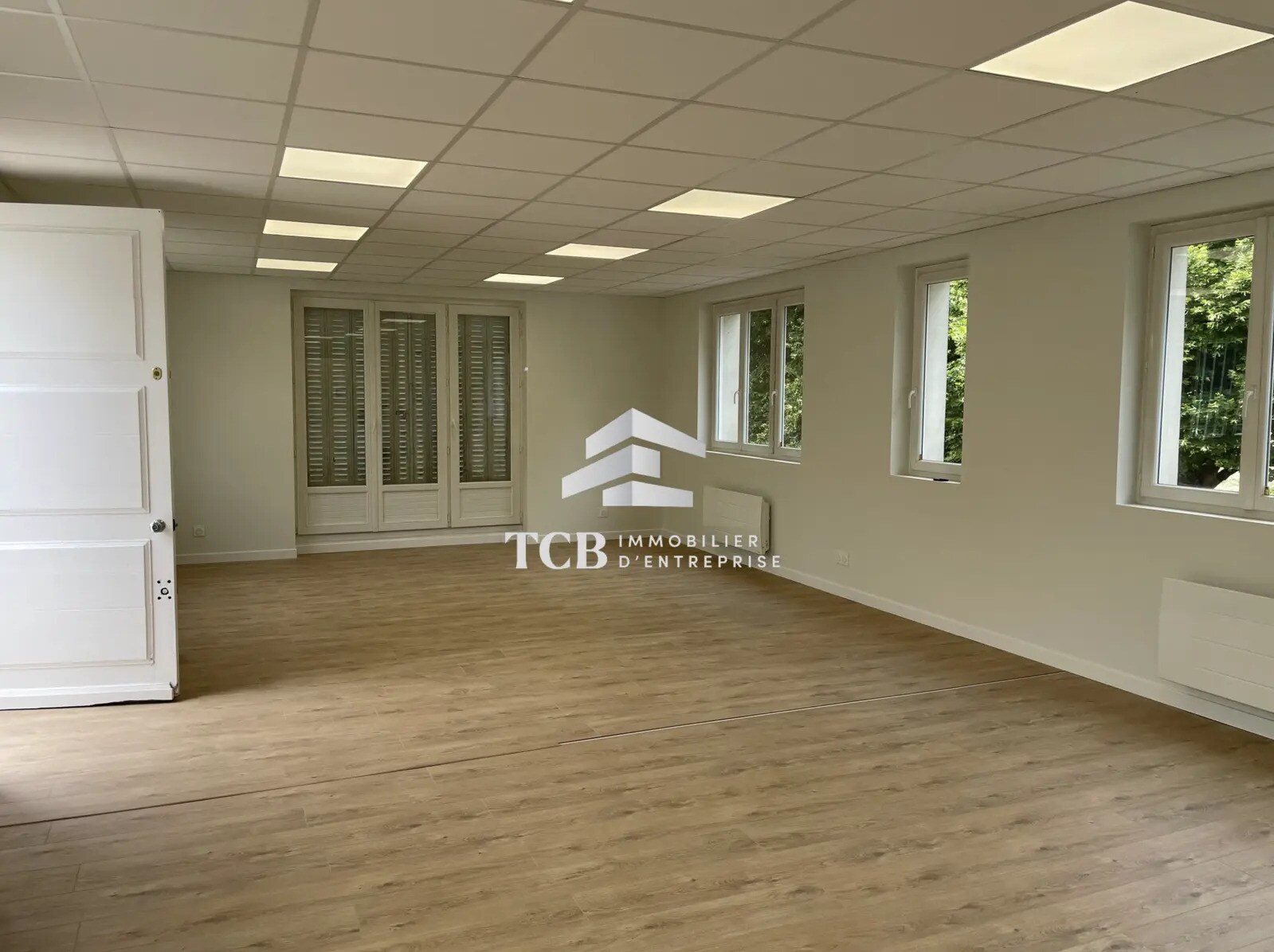 Office in Nantes for sale Interior Photo- Image 1 of 4