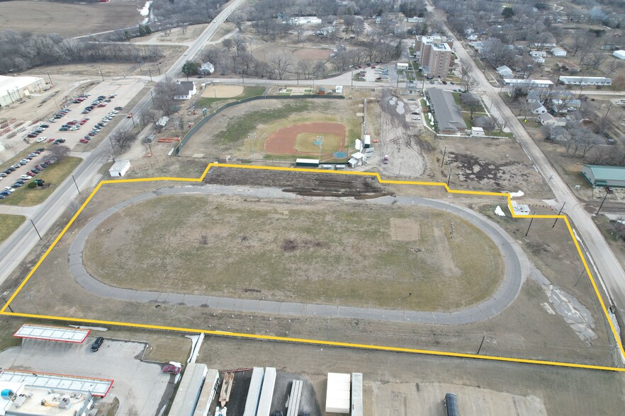 501 Crawford St, Clay Center, KS for sale - Aerial - Image 1 of 6