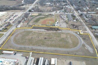 501 Crawford St, Clay Center, KS - aerial  map view