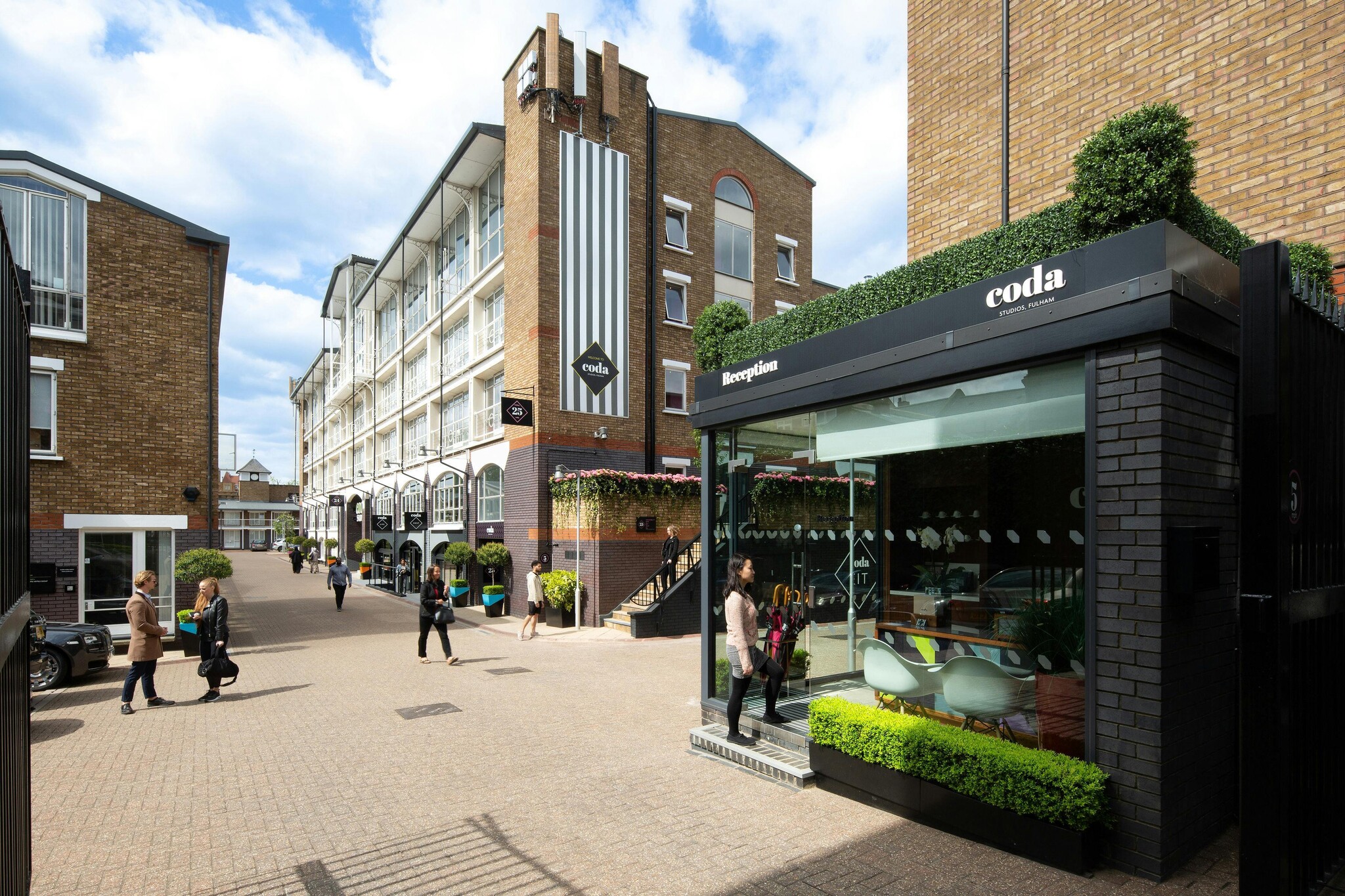 189 Munster Rd, London to rent Building Photo- Image 1 of 32