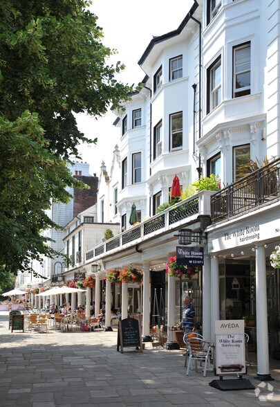 40 The Pantiles, Tunbridge Wells for sale - Primary Photo - Image 1 of 1